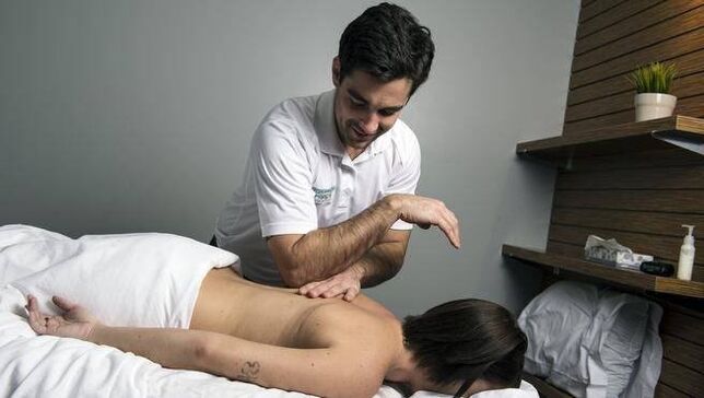 massage for pain in shoulder blades